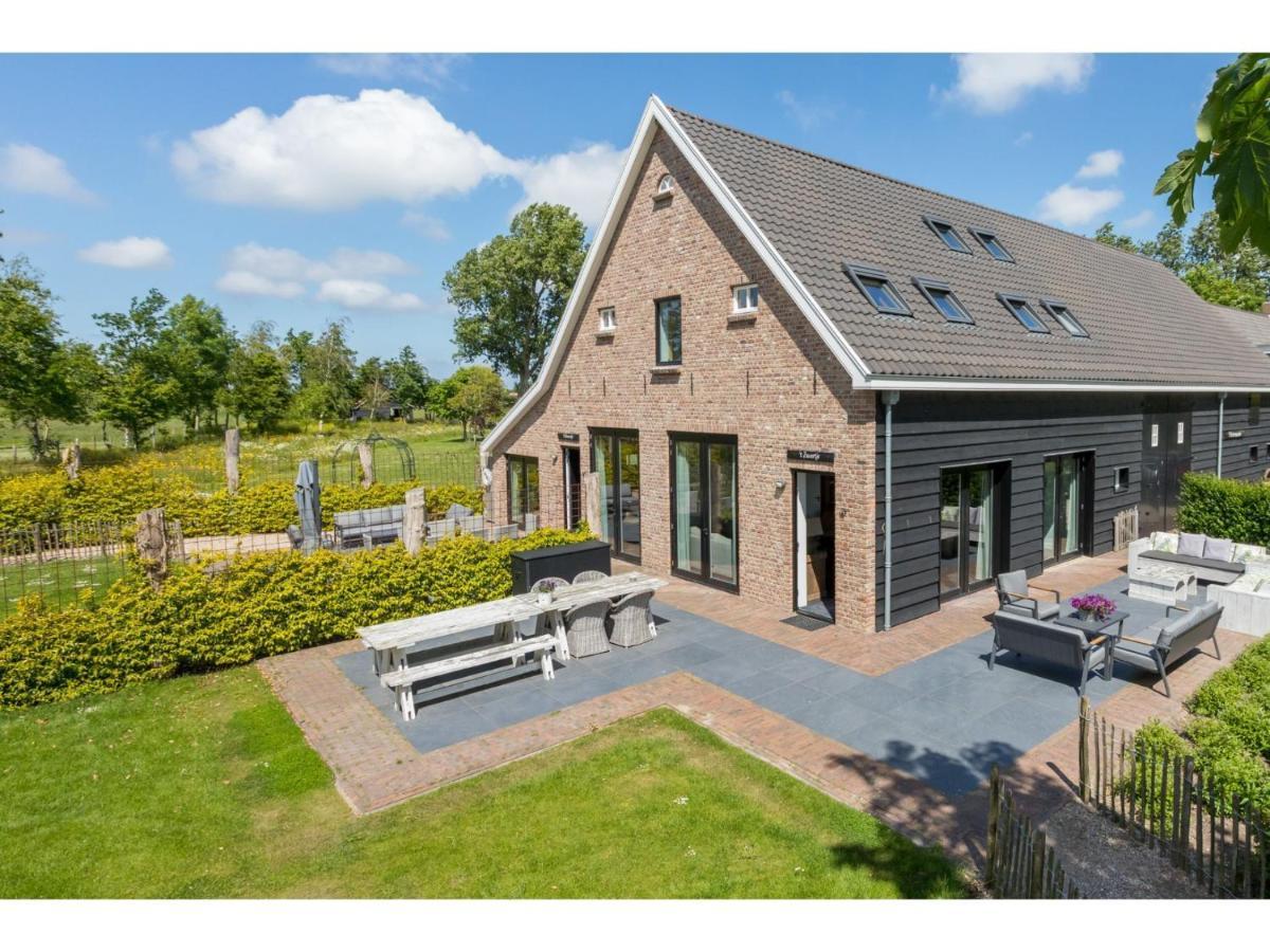 Lush Mansion In Vrouwenpolder